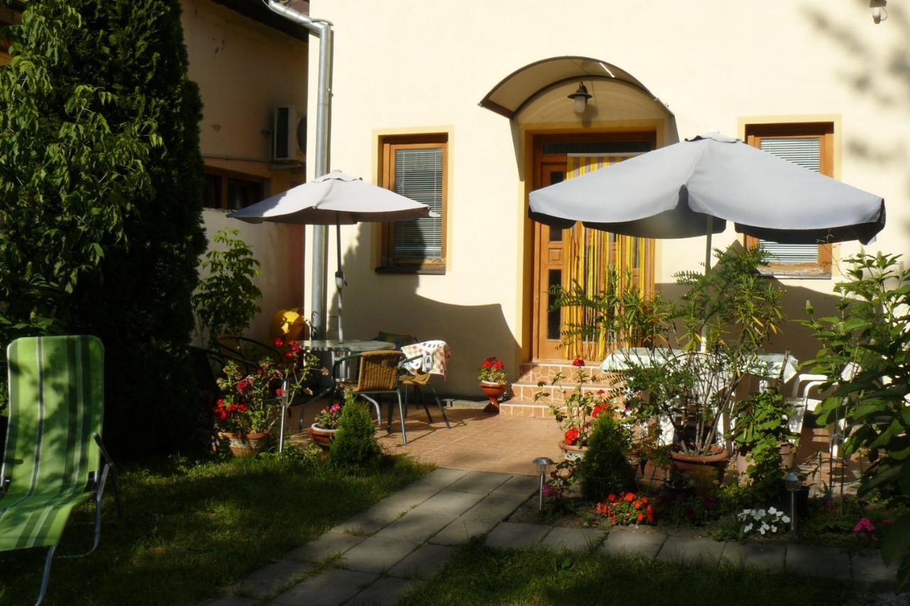 Penzion Rose Sturovo Exterior photo